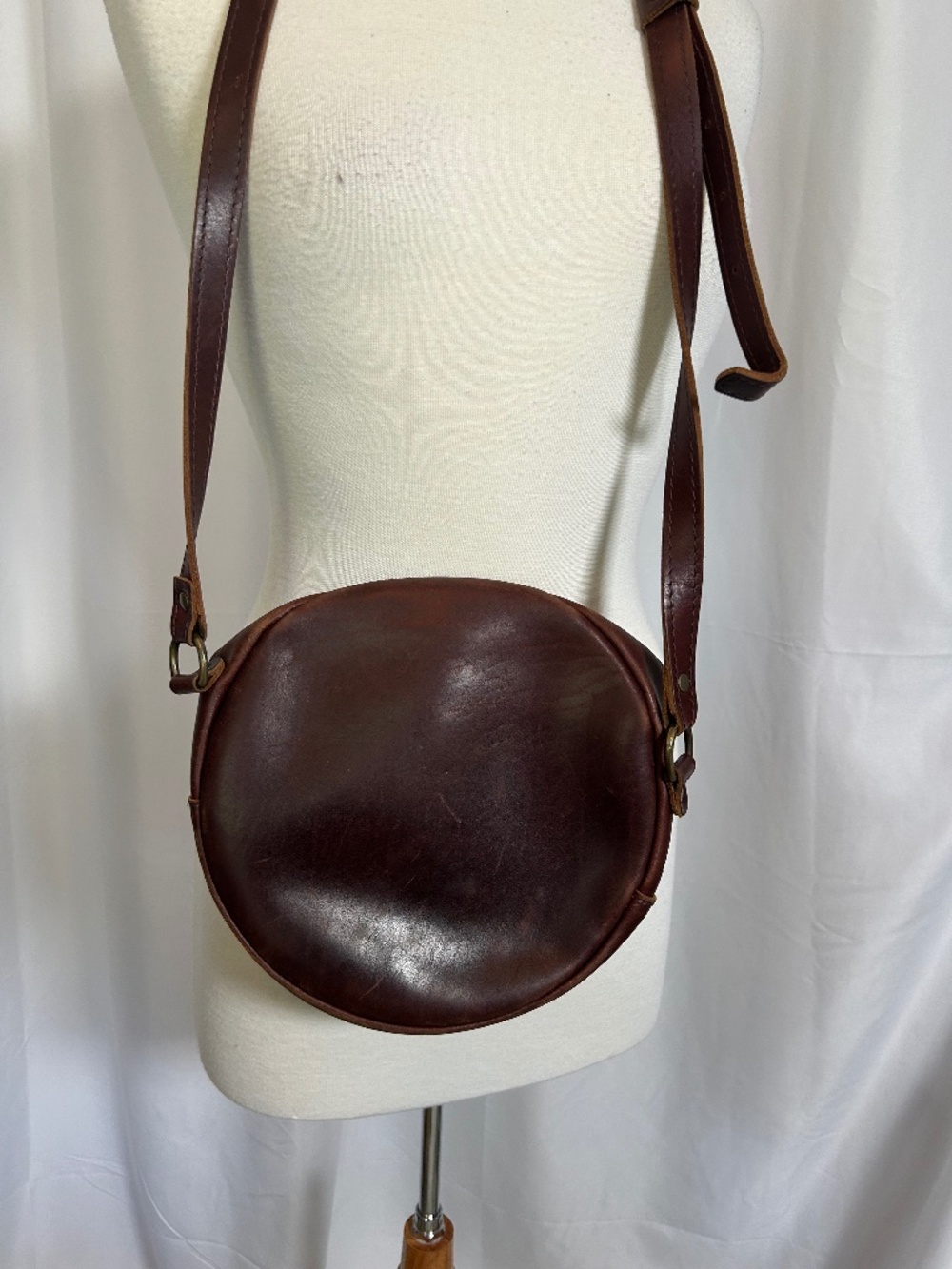 PORTLAND LEATHER CIRCLE CROSSBODY BAG